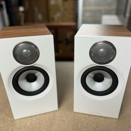 Bowers & Wilkins 607 S3 Bookshelf Speakers Oak, Trade in, Grade A