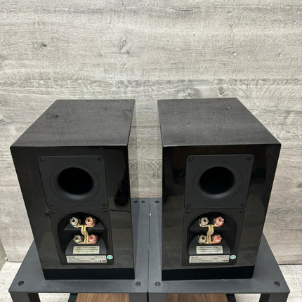 Elac BS244 Gloss Black Trade in (Cosmetic Damage)